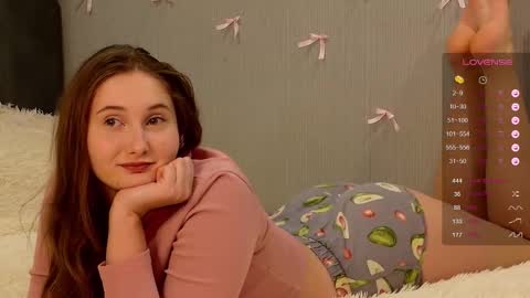 Snapshot of yourcreamyister chatting on 01-10-26, 03:47 creamysister online show from 01-10-26, 03:47