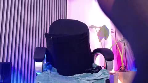 Selena online show from 11-27-25, 05:53