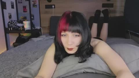 Snapshot of yourcutiegoth chatting on 05-15-26, 11:34 Vasilisa online show from 05-15-26, 11:34