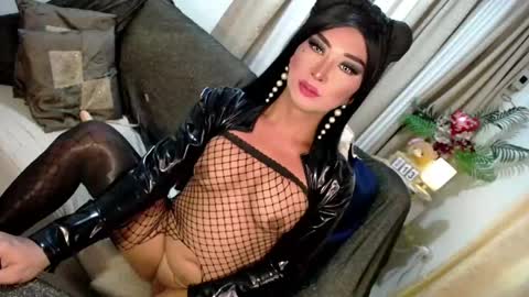 Snapshot of yourdream_rhea chatting on 05-26-26, 05:47 rhea online show from 05-26-26, 05:47