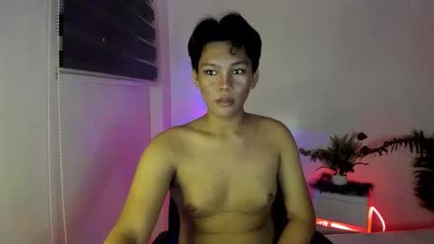 Snapshot of yourdreamboyxx chatting on 09-17-25, 07:48 HEN online show from 09-17-25, 07:48