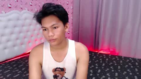 Snapshot of yourdreamboyxx chatting on 09-19-25, 04:51 HEN online show from 09-19-25, 04:51