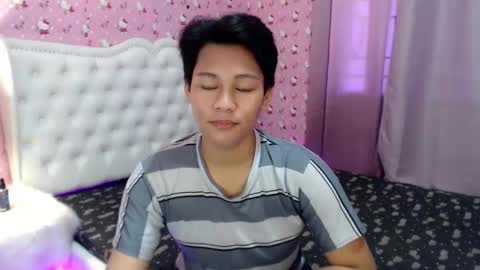 Snapshot of yourdreamboyxx chatting on 09-30-25, 02:49 HEN online show from 09-30-25, 02:49