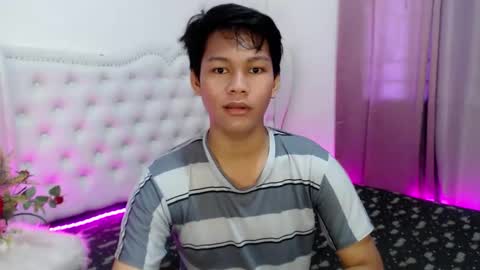 Snapshot of yourdreamboyxx chatting on 10-03-25, 11:35 HEN online show from 10-03-25, 11:35