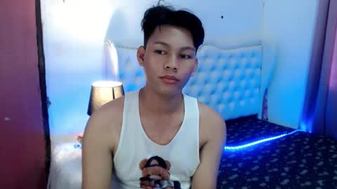 Snapshot of yourdreamboyxx chatting on 10-08-25, 05:05 HEN online show from 10-08-25, 05:05