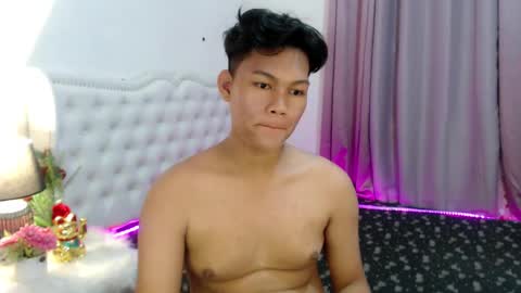 Snapshot of yourdreamboyxx chatting on 10-10-25, 07:13 HEN online show from 10-10-25, 07:13
