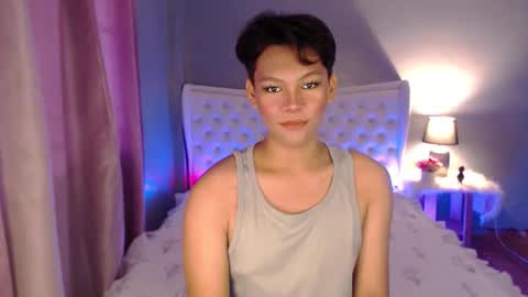 Snapshot of yourdreamboyxx chatting on 10-24-25, 10:28 HEN online show from 10-24-25, 10:28