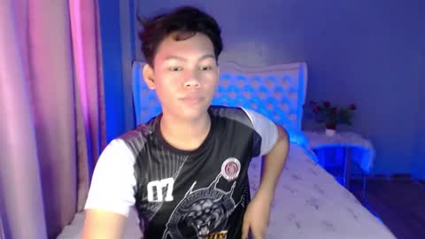 Snapshot of yourdreamboyxx chatting on 11-01-25, 12:45 HEN online show from 11-01-25, 12:45