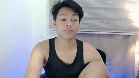 Snapshot of yourdreamboyxx chatting on 11-22-25, 06:51 HEN online show from 11-22-25, 06:51