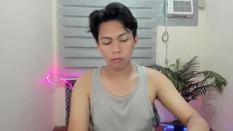 Snapshot of yourdreamboyxx chatting on 11-27-25, 11:34 HEN online show from 11-27-25, 11:34