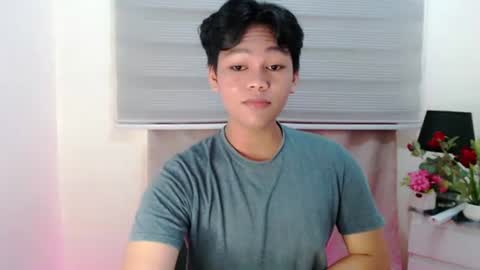 Snapshot of yourdreamboyxx chatting on 11-30-25, 09:08 HEN online show from 11-30-25, 09:08