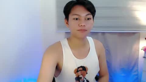 Snapshot of yourdreamboyxx chatting on 12-04-25, 09:56 HEN online show from 12-04-25, 09:56