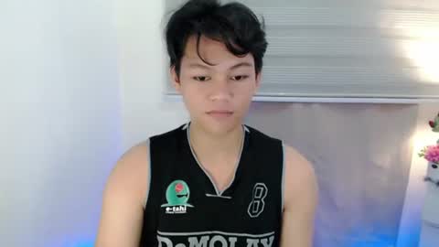 Snapshot of yourdreamboyxx chatting on 12-05-25, 07:32 HEN online show from 12-05-25, 07:32