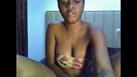 Snapshot of yourfavcamgirl_ chatting on 09-10-25, 06:35 favcamgirl online show from 09-10-25, 06:35