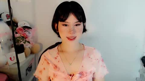 Snapshot of yourfavorateella chatting on 10-11-25, 12:21 PrettyElla online show from 10-11-25, 12:21