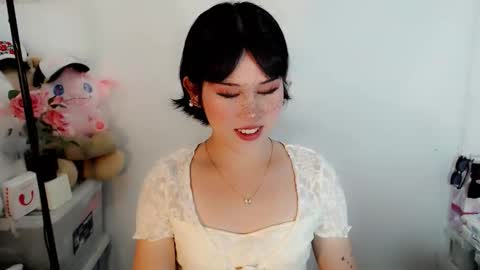 Snapshot of yourfavorateella chatting on 10-21-25, 02:56 PrettyElla online show from 10-21-25, 02:56