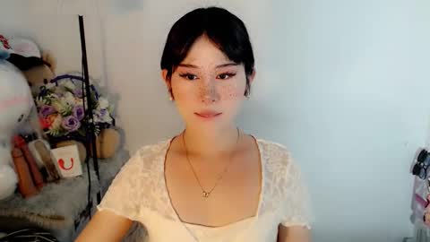 Snapshot of yourfavorateella chatting on 11-16-25, 02:17 PrettyElla online show from 11-16-25, 02:17