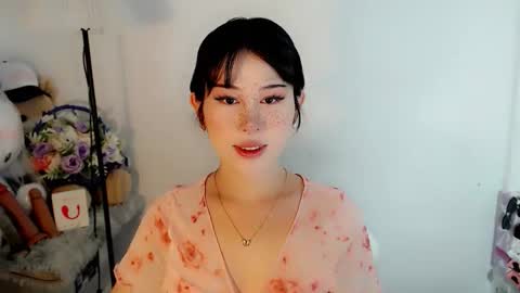 Snapshot of yourfavorateella chatting on 11-20-25, 11:15 PrettyElla online show from 11-20-25, 11:15