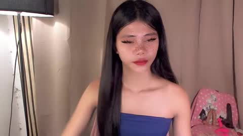 Vivian online show from 04-21-26, 02:51