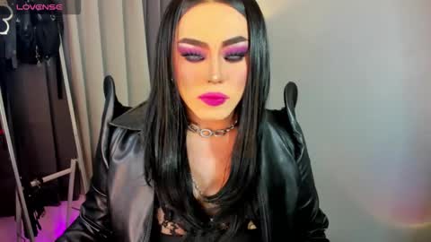 Snapshot of yourfiercemistress chatting on 09-18-25, 10:23 not into STINGY and CHEAP people online show from 09-18-25, 10:23