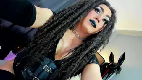 Snapshot of yourfiercemistress chatting on 11-06-25, 02:23 not into STINGY and CHEAP people online show from 11-06-25, 02:23