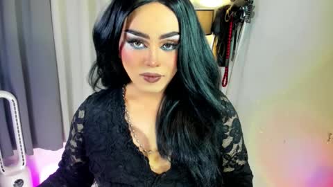 Snapshot of yourfiercemistress chatting on 11-24-25, 11:37 not into STINGY and CHEAP people online show from 11-24-25, 11:37