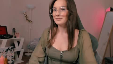 Snapshot of yourfrenchteacher chatting on 02-05-25, 08:35 Chloe online show from 02-05-25, 08:35