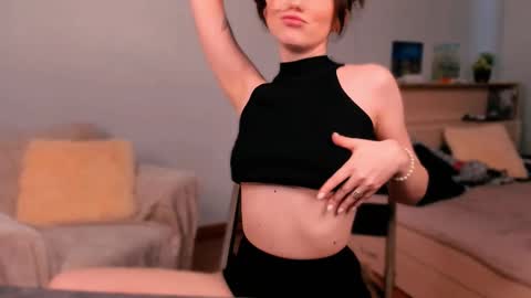 Snapshot of yourfrenchteacher chatting on 02-16-25, 08:21 Chloe online show from 02-16-25, 08:21