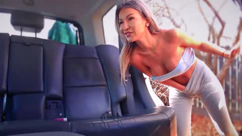 Snapshot of yourguiltypassionn chatting on 10-31-25, 09:54 yourguiltypassion online show from 10-31-25, 09:54