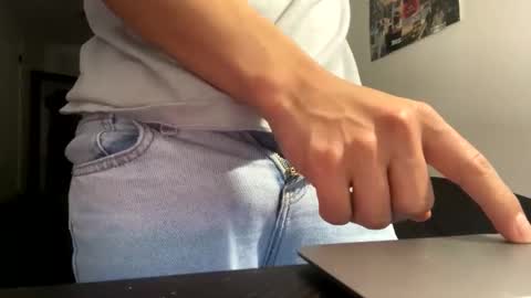 yourguuy21 online show from 11-22-25, 08:24