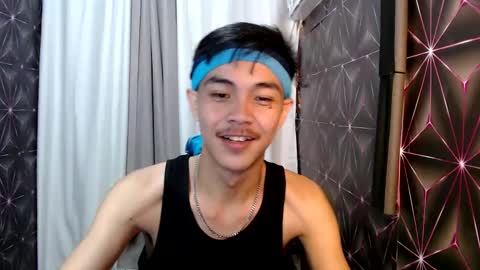 Snapshot of yourguy_josh23 chatting on 02-16-25, 05:37 Josh online show from 02-16-25, 05:37