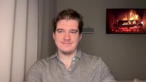 Snapshot of yourhairybuddy chatting on 02-15-26, 08:27 Andrey online show from 02-15-26, 08:27