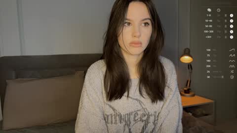 Snapshot of yourher0in chatting on 01-27-25, 11:43 Aida online show from 01-27-25, 11:43