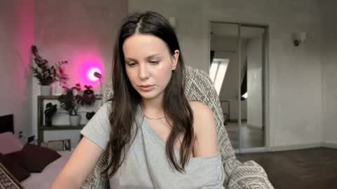 Snapshot of yourher0in chatting on 09-09-25, 10:26 Aida online show from 09-09-25, 10:26