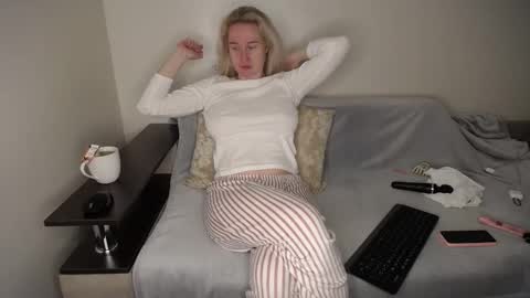 Iamyourdream online show from 03-15-26, 01:28