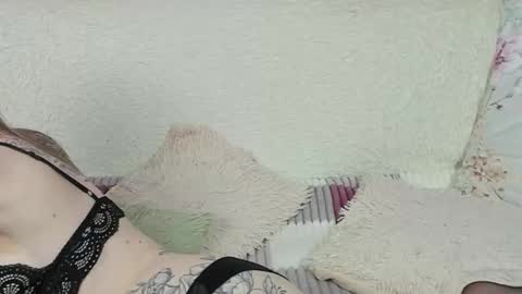 yourkriss_new1 online show from 11-02-25, 07:27