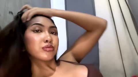 yourlovebella88 online show from 12-22-25, 08:50