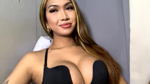 yourlovebella88 online show from 05-17-26, 08:05