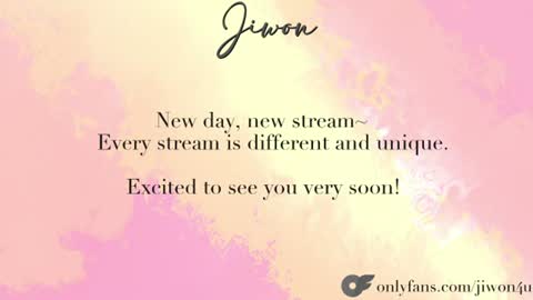 Snapshot of yourlovelykgirlfriend chatting on 06-21-26, 10:23 J i w o n online show from 06-21-26, 10:23