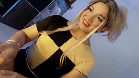 Snapshot of yourlovingpearl chatting on 09-12-25, 12:00 PEARL online show from 09-12-25, 12:00