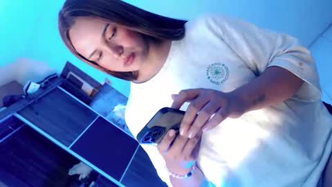 Snapshot of yourlovingpearl chatting on 10-05-25, 04:00 PEARL online show from 10-05-25, 04:00