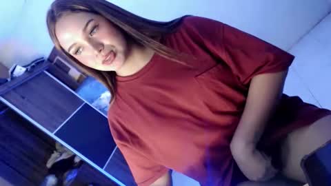 Snapshot of yourlovingpearl chatting on 10-13-25, 04:01 PEARL online show from 10-13-25, 04:01