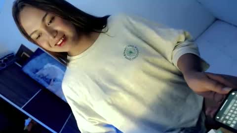 Snapshot of yourlovingpearl chatting on 10-26-25, 09:26 PEARL online show from 10-26-25, 09:26