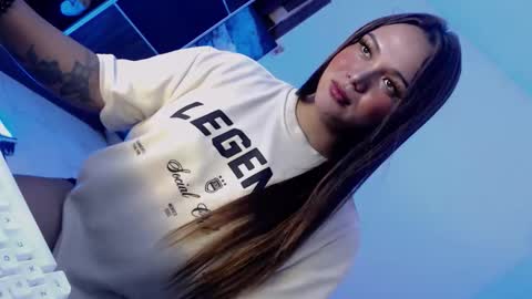 Snapshot of yourlovingpearl chatting on 11-08-25, 10:19 PEARL online show from 11-08-25, 10:19