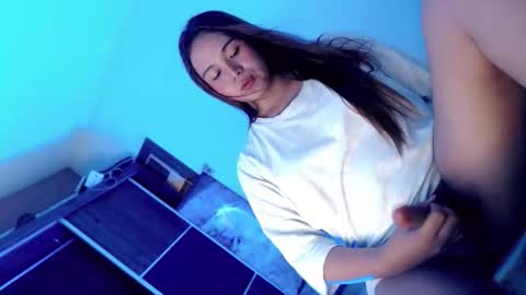 Snapshot of yourlovingpearl chatting on 11-10-25, 02:54 PEARL online show from 11-10-25, 02:54