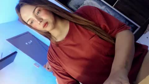 Snapshot of yourlovingpearl chatting on 12-02-25, 04:29 PEARL online show from 12-02-25, 04:29