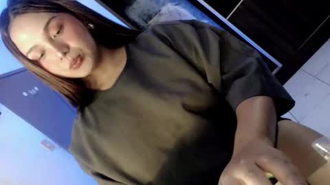 Snapshot of yourlovingpearl chatting on 12-19-25, 04:19 PEARL online show from 12-19-25, 04:19