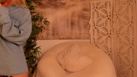 Sarah online show from 11-28-25, 08:00