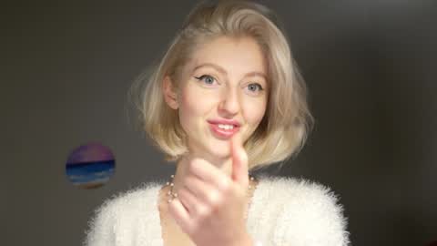 Eva online show from 12-24-24, 11:55