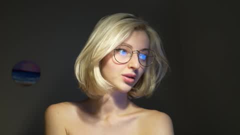 Eva online show from 01-17-25, 02:39